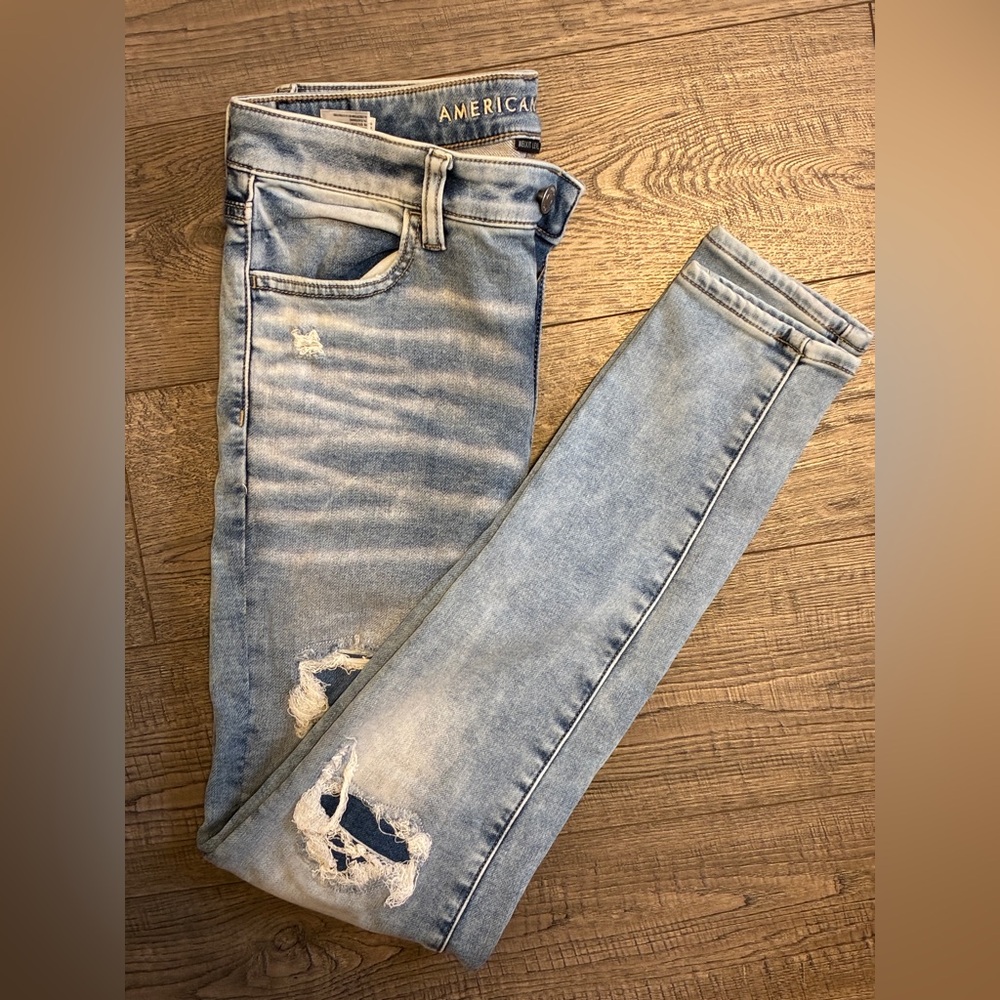 American Eagle Outfitters Super High-Rise Jeans – Size 6